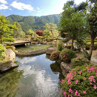 1,100坪ある日本庭園 - 望川館