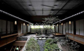 中庭 - 浜の湯