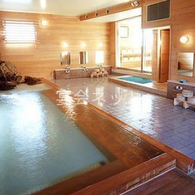 大浴場　古代檜風呂 - 丹泉ホテル