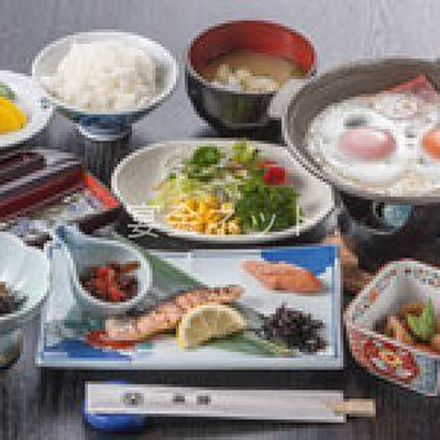 朝食 - ホテル本陣