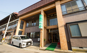 山賊館の外観